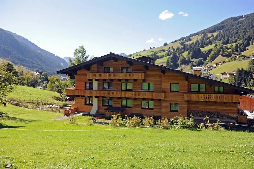 ***  Ski In Ski Out Hotel Unterellmau Saalbach-Hinterglemm Austria
