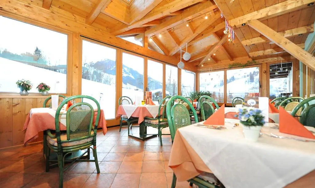 Ski In Ski Out Hotel Unterellmau Saalbach-Hinterglemm