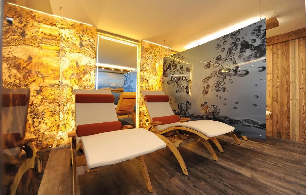 ***  Ski In Ski Out Hotel Unterellmau Saalbach-Hinterglemm Austria